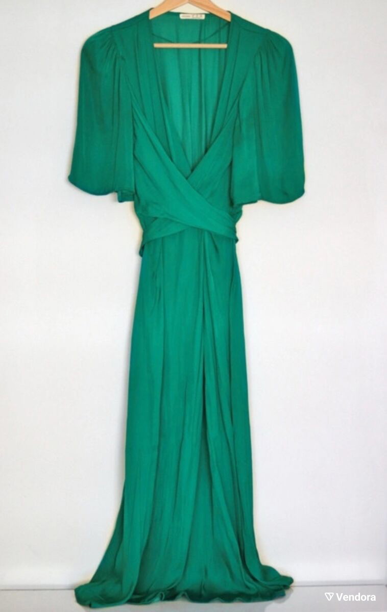 oysho green dress Oysho* off shoulder linen blend dress new collection (removable straps) size: xs fits small ( new with tags) price: 6.500.000( real price: 11.500.000)