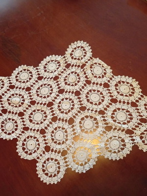 Handmade crochet table runner like new, 80×47 cm