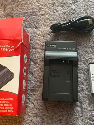 Nikon Coolpix EN-EL12 Battery and Charger new for S9700 S9500 S9400