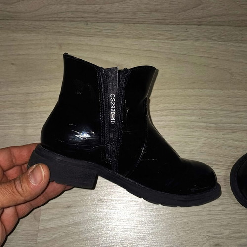 Nelli Blu kids boots size 30 like new, black patent leather with bow