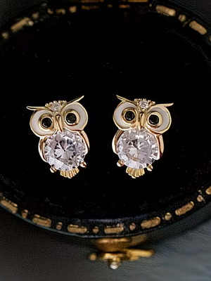 Owl earrings new with gold details and sparkling stone