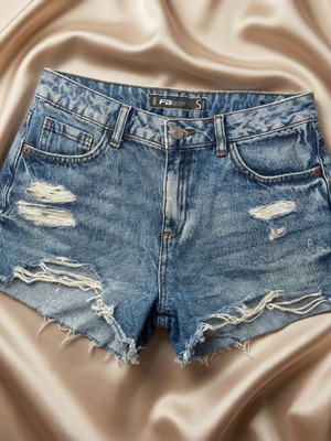 FB Sister (New Yorker) Denim Shorts Size S Like New