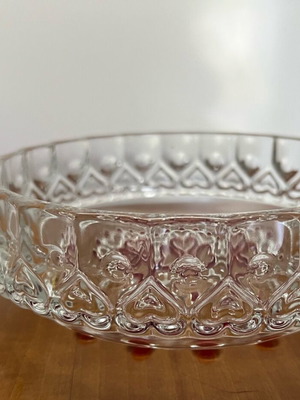 Walther Glas glass bowl like new with red hearts design