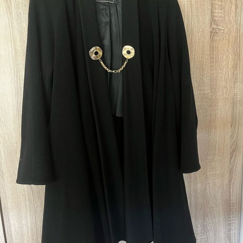 Vintage cashmere wool coat with metal chain clasp like new, black