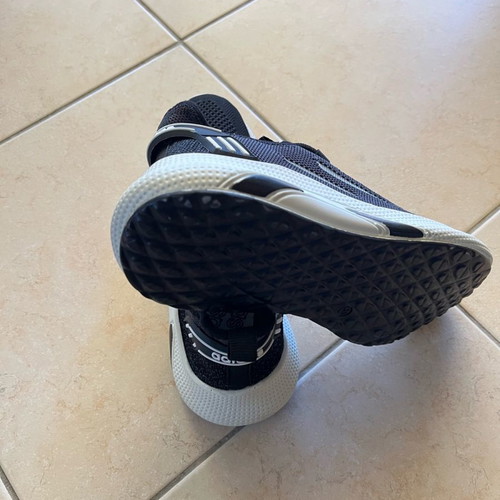 Adidas athletic shoes new, black, size 39