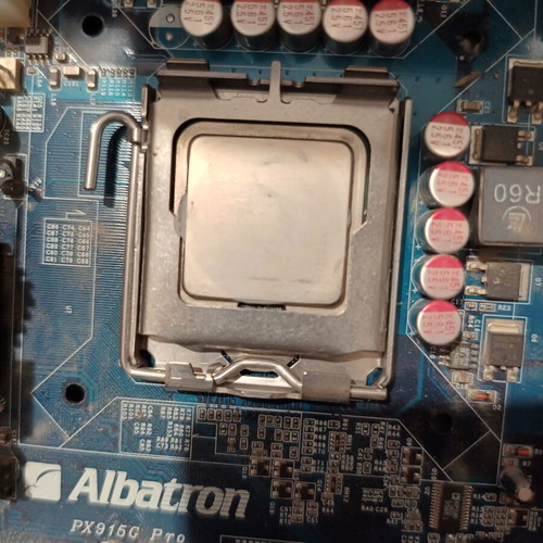 Retro PC used with Intel Pentium 4 3.2GHz and Chieftec Dragon case