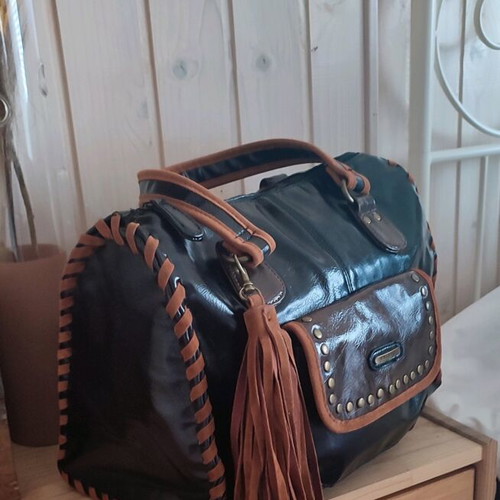 Carpisa handbag black and brown, like new with suede details