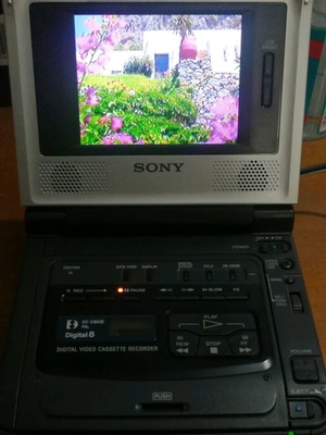SONY SUPER 8 DIGITAL VIDEO CASSETTE PLAYER RECORDER. PAL & NTSC. DIGITAL 8. GV-D800E MADE IN JAPAN.
