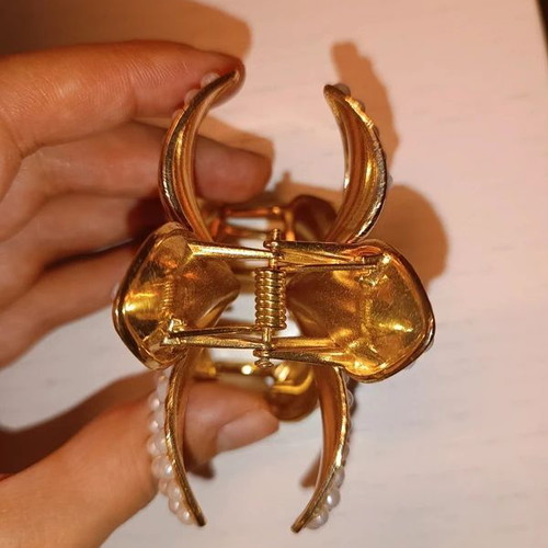 Hair Clip with Pearls new