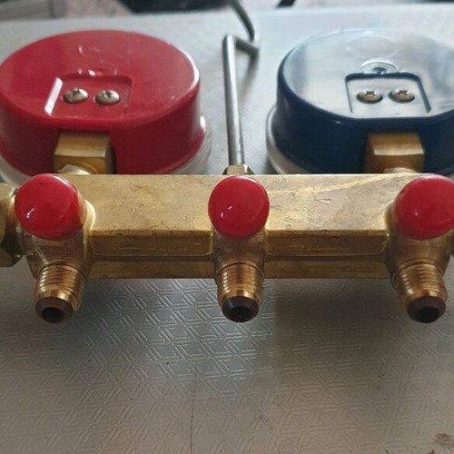 Ritchie Yellow Jacket test and charging manifold used for R12, R22, R502