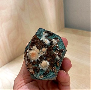 Φυσικό ορυκτό πέτρωμα