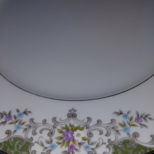 Bavaria Mimosa Porcelain Dinnerware Set like new