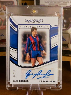 Gary Lineker 2023-24 Barcelona 11/25 Autograph Panini Immaculate Collection Excellence card