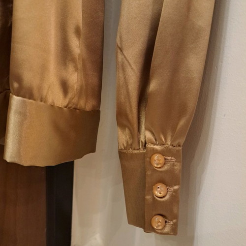Toi&Moi gold blouse used with elastic under bust