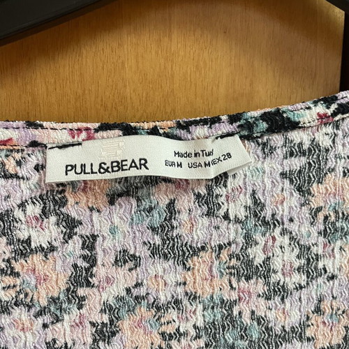 Floral crop top medium, like new with elastic waist and sleeves