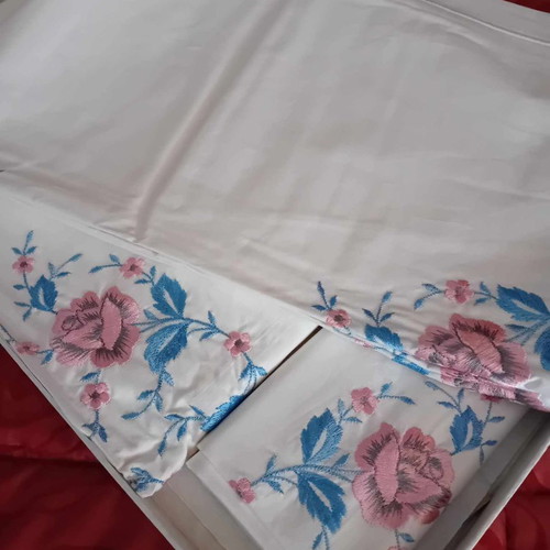 Bed sheets and pillowcases set 100% cotton double size new with machine embroidery
