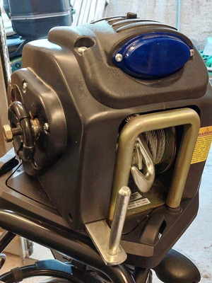 Βίντζι 12 Volt για ρυμούλκηση σκάφους καινούργιο με τηλεχειριστήριο