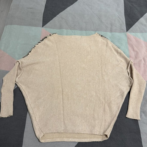Caitlyn women's sweater used, beige with leopard print