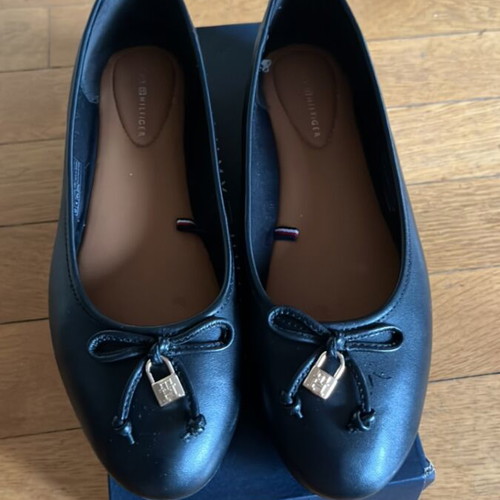 Tommy Hilfiger ballet flats new, size 37, black