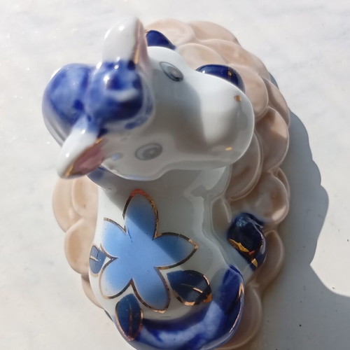 Porcelain figurine USSR 6/6.5 cm like new