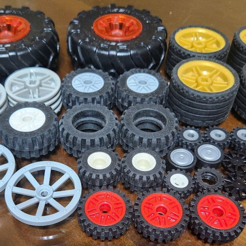 Lego wheels and tires used, pack of 30 pieces