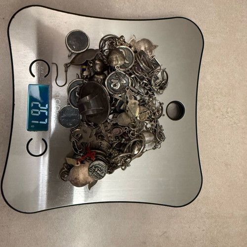 Silver jewelry used with 925 stamp weighing 267 g
