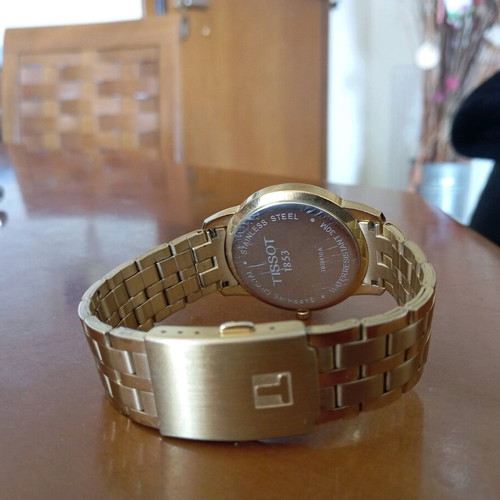 Tissot 1853 men's quartz watch like new, gold