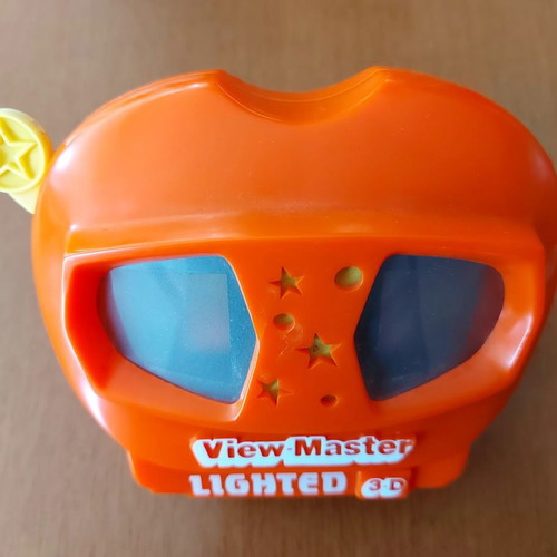 View-Master Lighted 3-D used with 3 Jurassic Park reels
