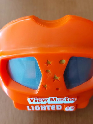 View-Master Lighted 3-D used with 3 Jurassic Park reels