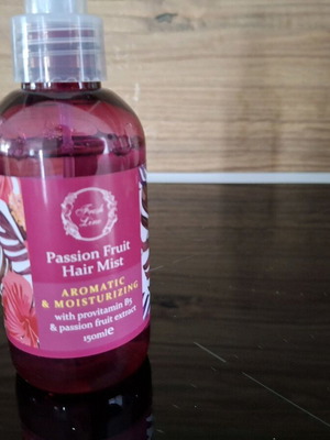 Fresh Line Passion Fruit Hair Mist like new, tropical scent