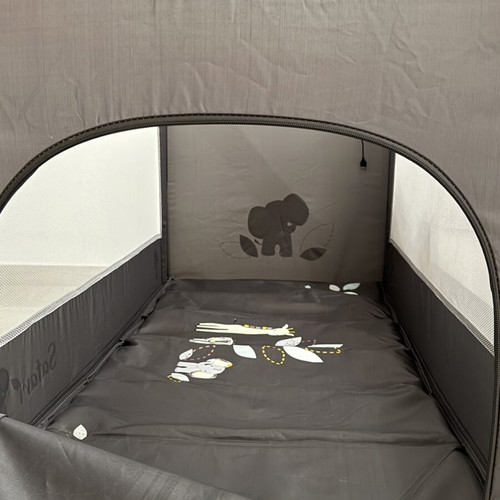 Moni Safari playpen like new, suitable 0+ months up to 15kg