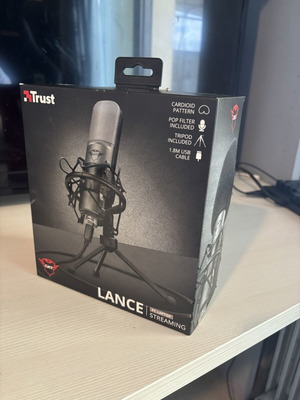 Trust Lance Streaming GXT 242 microphone like new