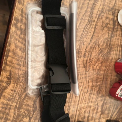 Celly universal underwater case like new