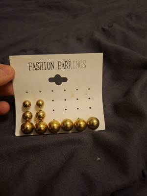 Earrings new unused, pack of 5 pairs in different sizes