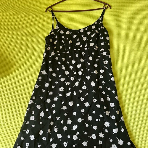 Floral summer dress used, size small, black and white