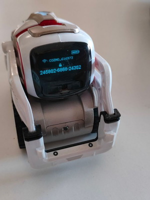 Anki Cozmo Robot like new, interactive and programmable