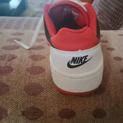 Nike Full Force Low kids athletic shoes used, red