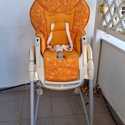 Bébé Confort Omega highchair used, adjustable and multifunctional