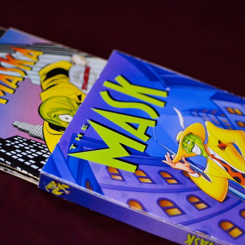 The Mask Comic Book Holder new, Modern Times editions