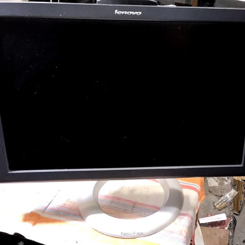 Lenovo 19-inch monitor used with Gigaset Neo Flex stand