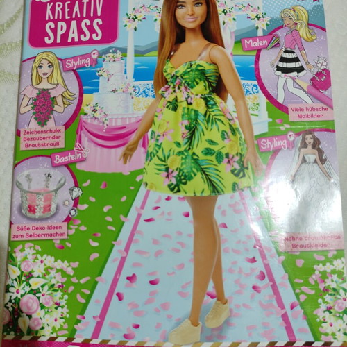 Barbie magazine with patterns in German