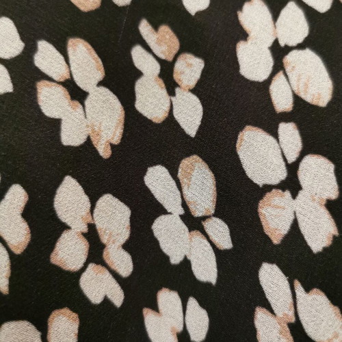 Bershka mini skirt used with floral pattern