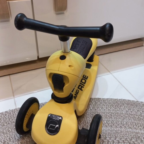 Scoot and Ride Kick Scooter used, adjustable height for 15 months to 5 years