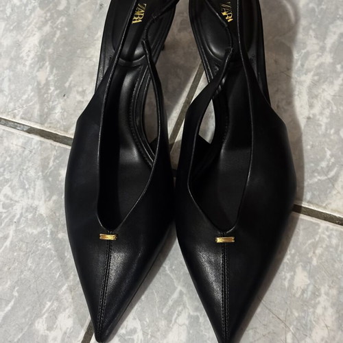 Zara black slingback pumps like new, size 40