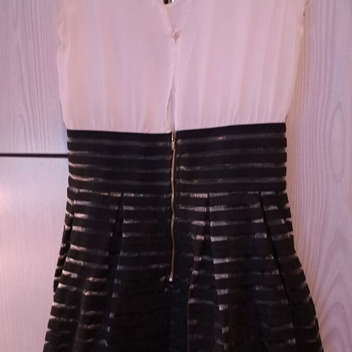 Elegant black and white dress with built-in necklace like new, size S