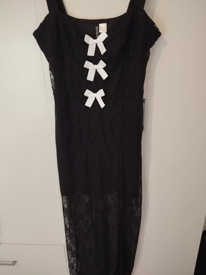 Black lace dress M H&M like new