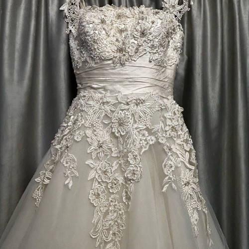 Justin Alexander wedding dress like new, beige ivory with guipure lace