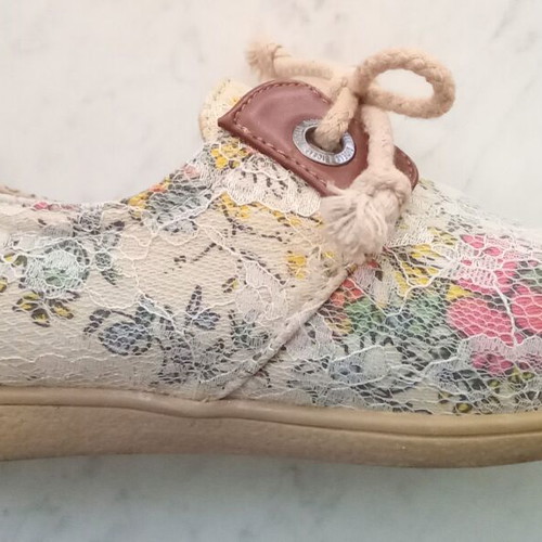Flat shoes with laces and lace size 37 like new