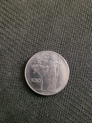 100 Italian lira coin used 1979