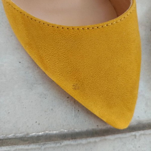 Yellow pumps new, 8 cm heel, size 39